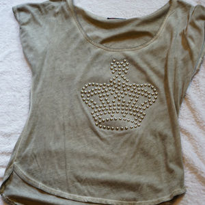 Loose Fitted Crown Blouse